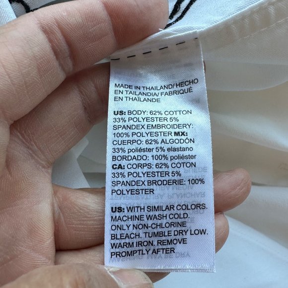 Chico's Embroidered Paisley Tunic White Color Sz 18 NWT - Picture 8 of 8